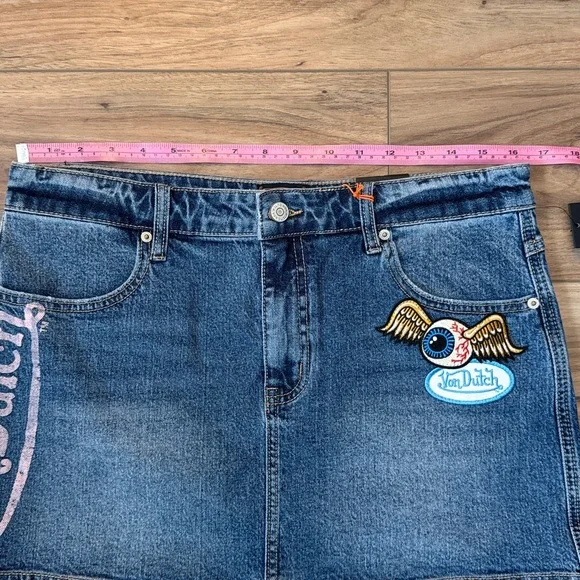 Von Dutch Y2K Low Rise Denim Micro Mini Skirt Eyeball Patch Size 30 NWT - Picture 6 of 16